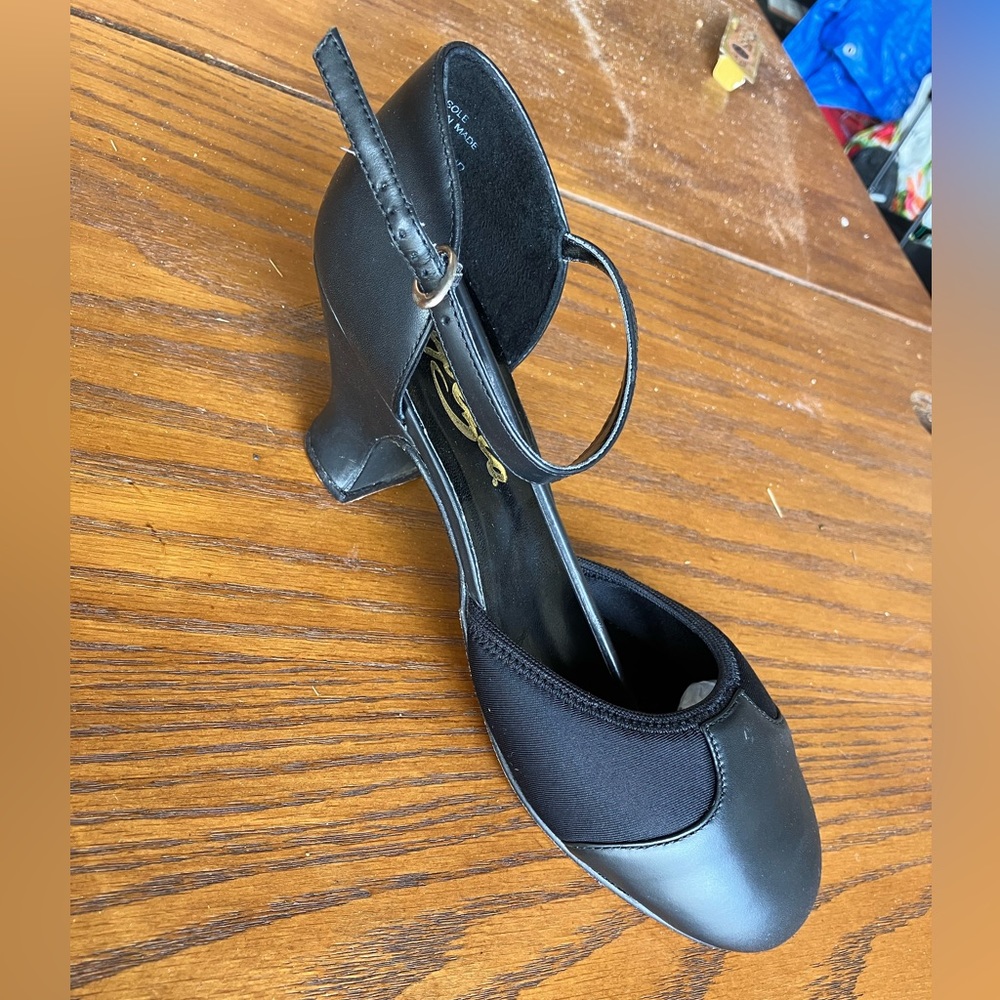 Capezio character shoes NIB